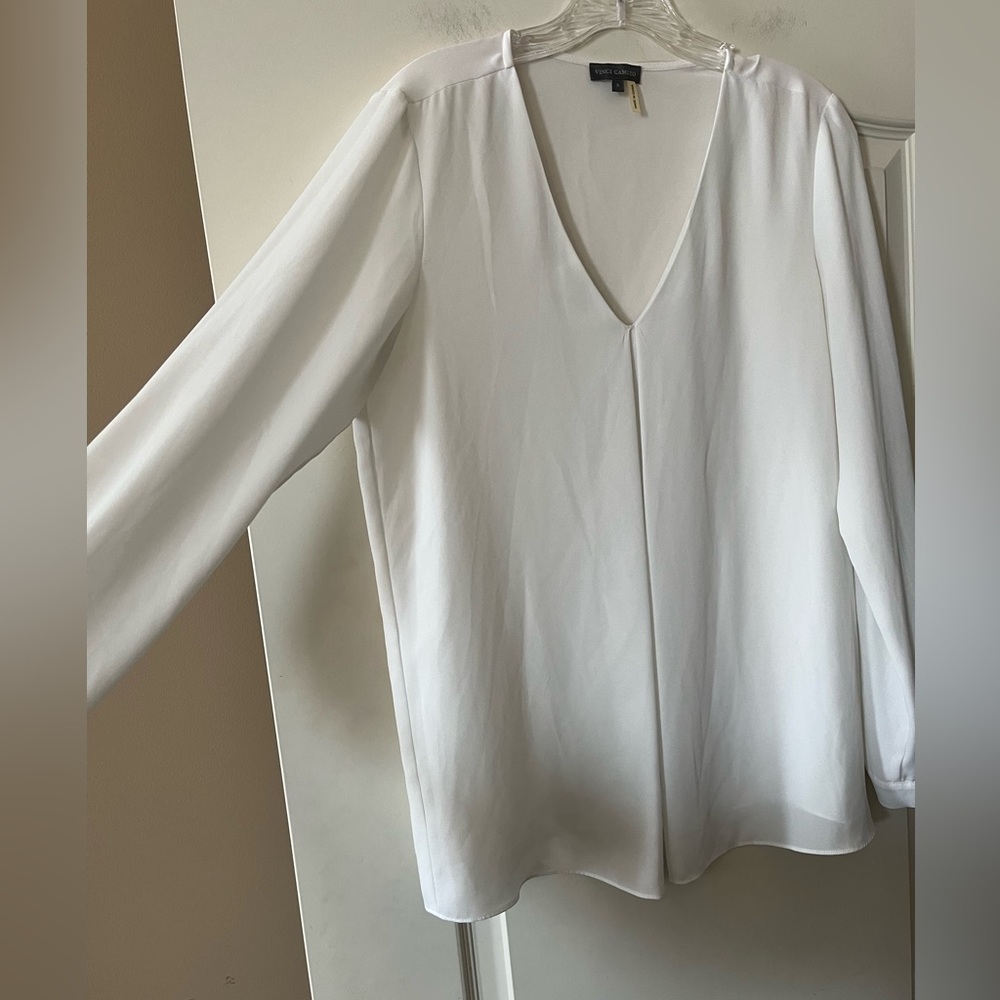 Vince Camuto Elegant White V-Neck Flowy Blouse Women’s Size Small Oversized - Picture 3 of 14